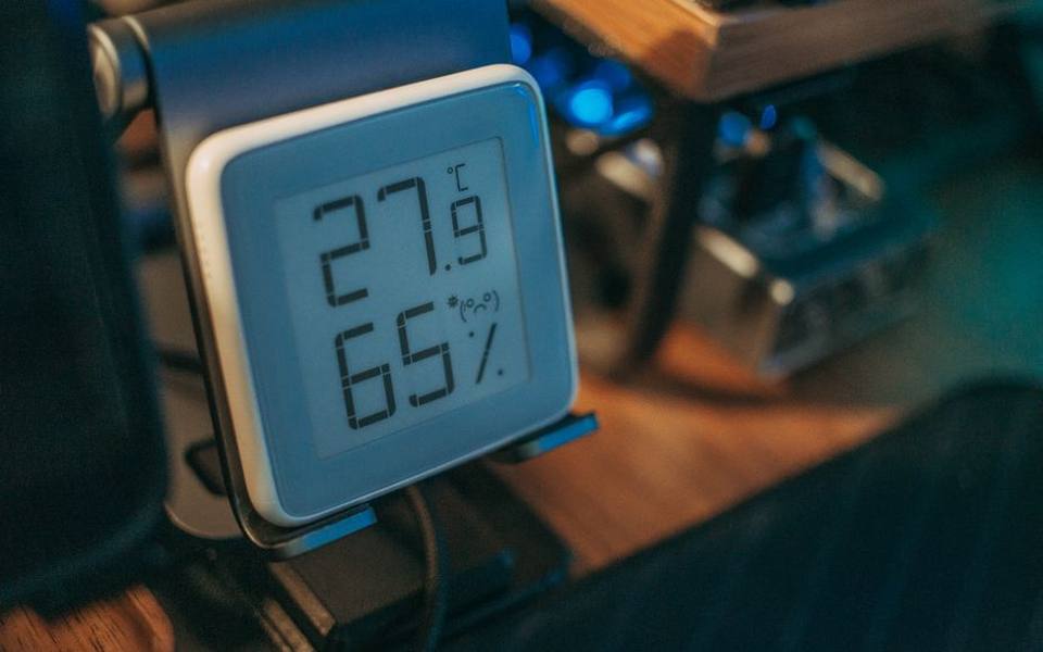 Comparing Thermometer Styles for Kitchen and Smokehouse Use